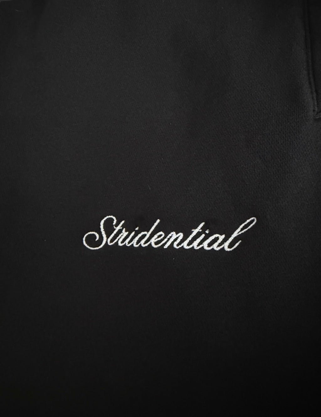 Luxury Recharge - Crewneck "Black"